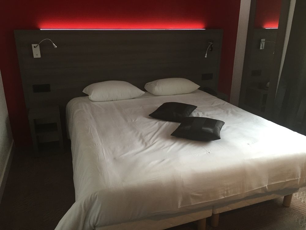 Le Beverl'Inn Flers  Exterior foto